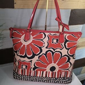 Coach Poppy Floral Scarf Print Tote in the "Dessert Sky" pattern